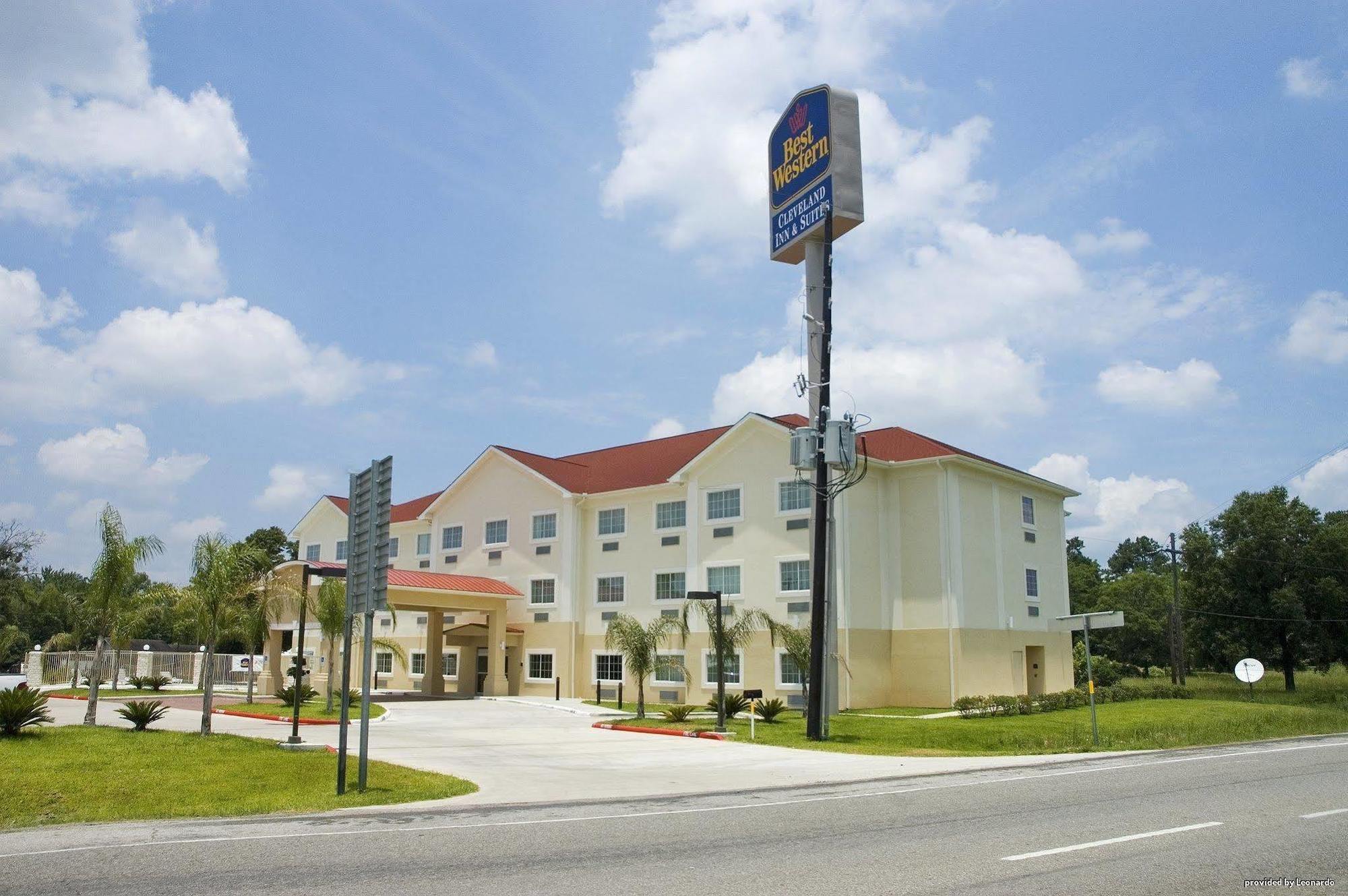 Best Western Inn & Suites Cleveland Exterior photo